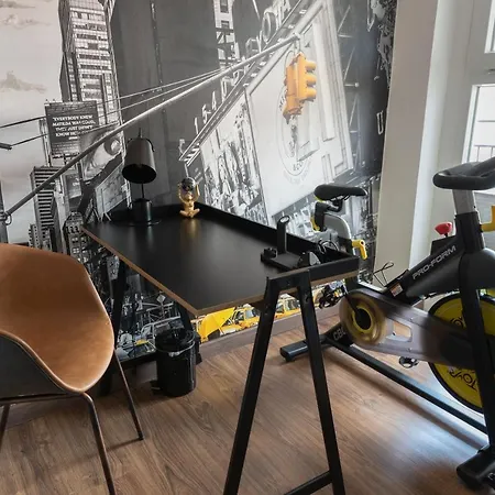 Maison d'hôtes B&business - Fibra Ultraveloce, Angolo Fitness, Smartworking & Parcheggio Coperto Su Richiesta 4*