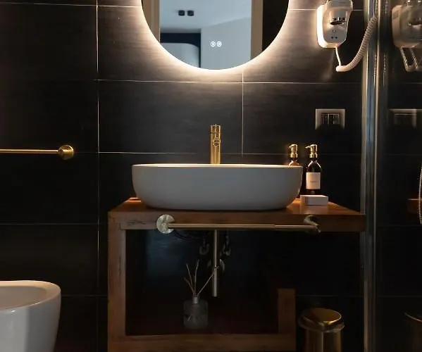 B&business - Fibra Ultraveloce, Angolo Fitness, Smartworking & Parcheggio Coperto Su Richiesta 招待所